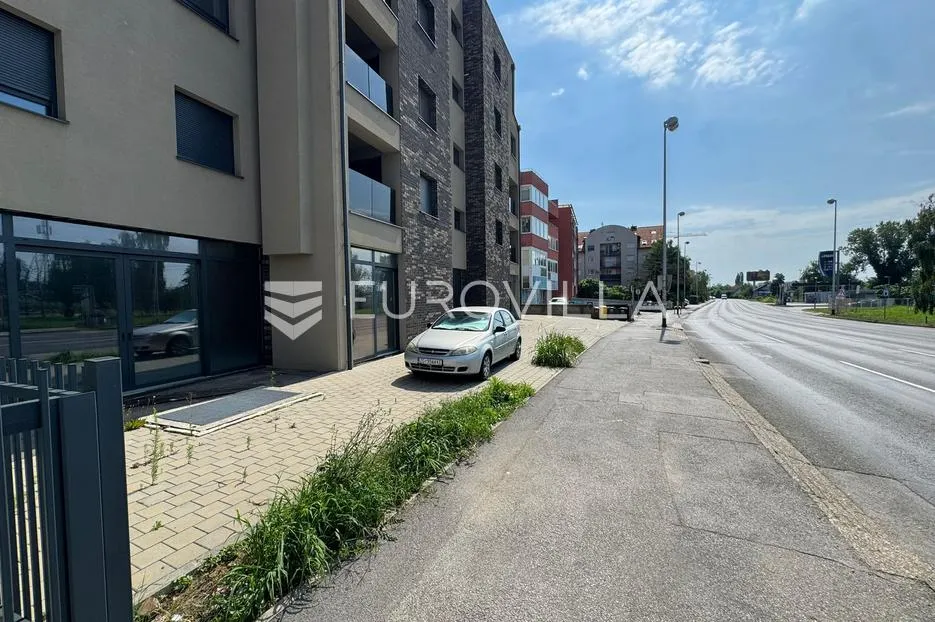 zagreb ilica atraktivan poslovni prostor, ulični lokal 215 m² terasa 95 m² 6 parkirnih mjesta - slika 5