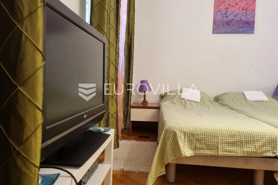pula, zgrada sa 4 stana po 40 m2 u centru grada - pogodna za najam - slika 37