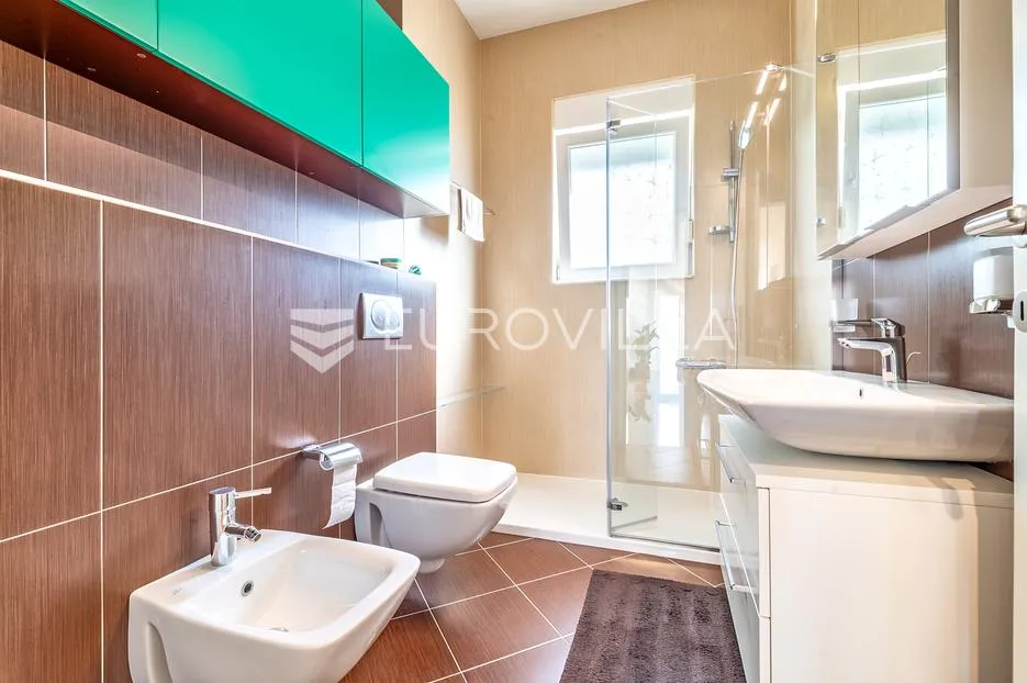 zagreb, stenjevec, borčec, prekrasan trosoban stan 112 m² - slika 6