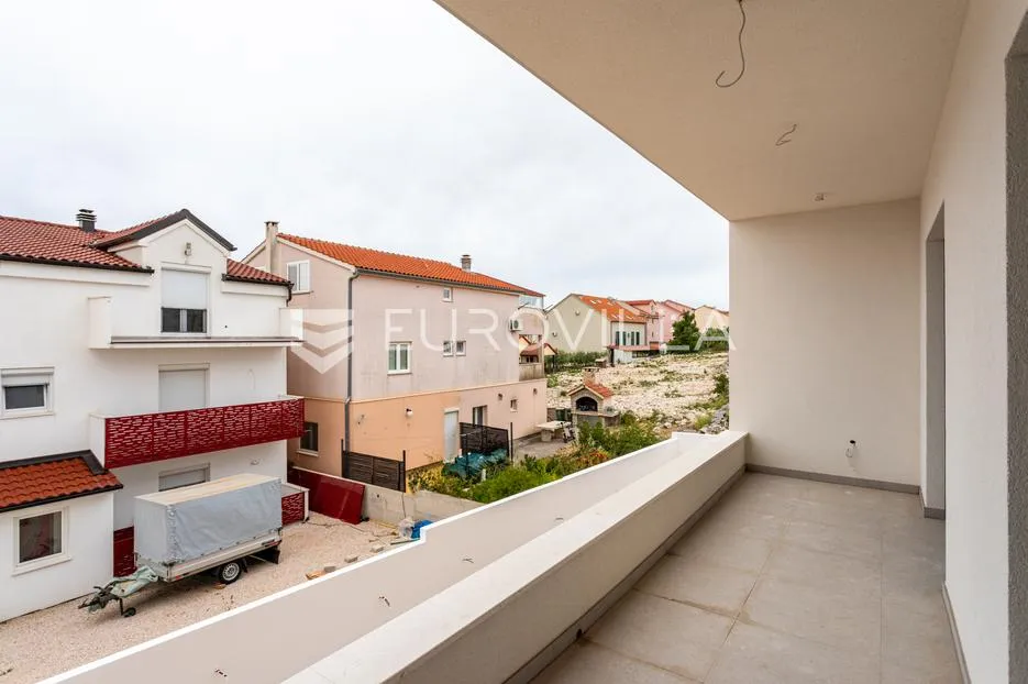 vodice, prostran dvosoban stan, 112,61 m² - slika 12