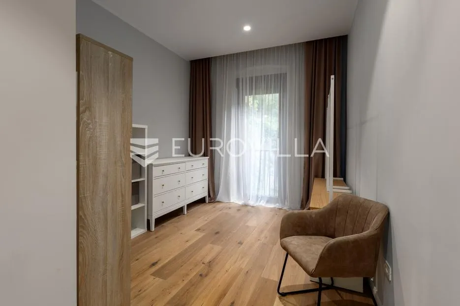 istra, pula centar, luksuzan stan s pogledom na arenu, rijetkost na tržištu - slika 12