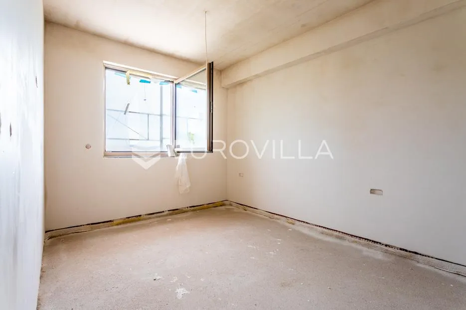 vodice, moderna novogradnja, trosoban stan s pogledom na more, 300 m od mora, 1k3 - slika 9