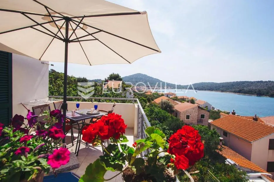 kaprije, prekrasna kuća s apartmanima, 180 m² - slika 30