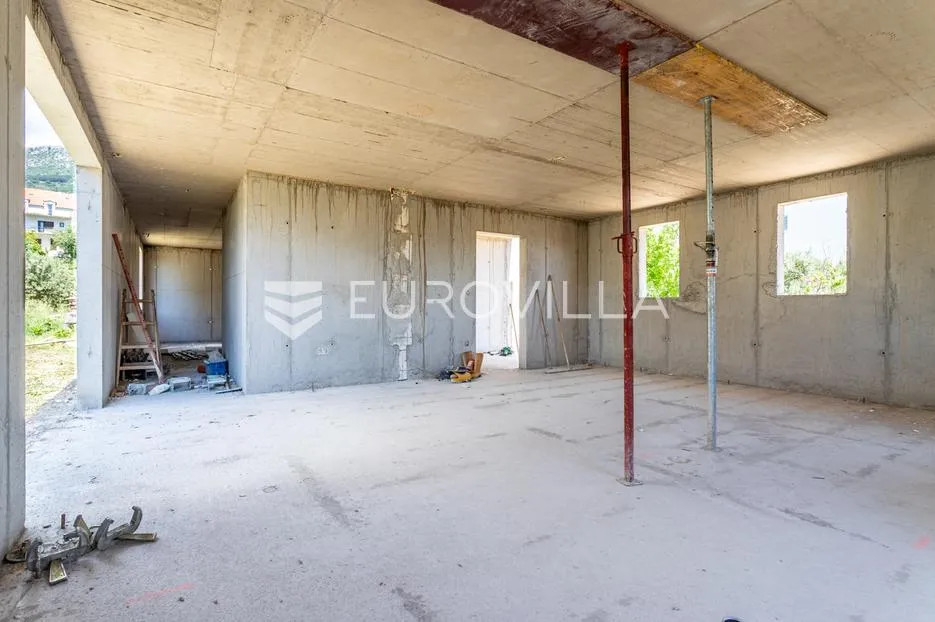 Kaštel Gomilica, komforan trosoban stan s vrtom - Kaštel Gomilica, Kaštela