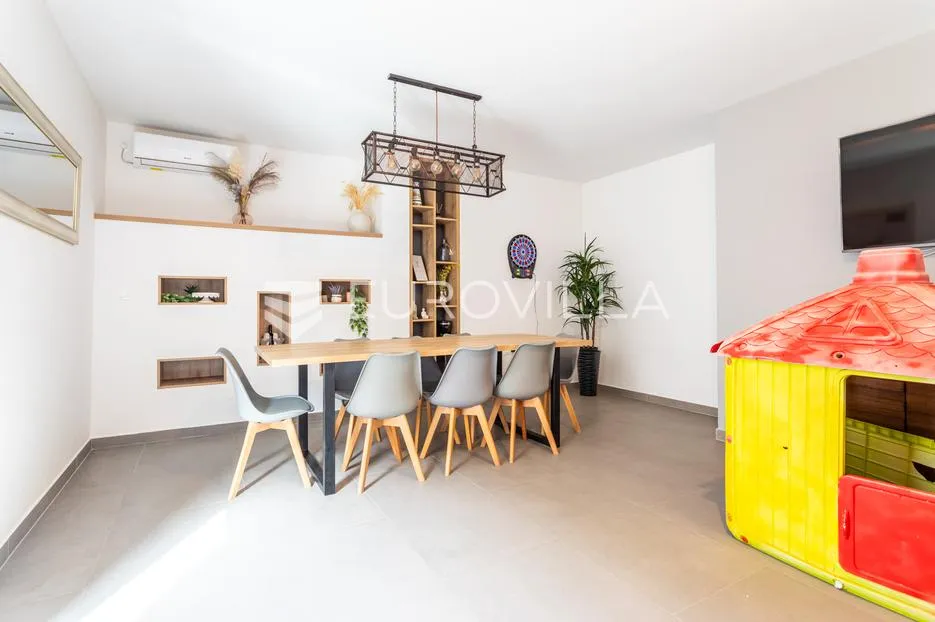 milna, uvala osibova, kuća s bazenom i pogledom na more ukupne površine 318 m² - slika 12