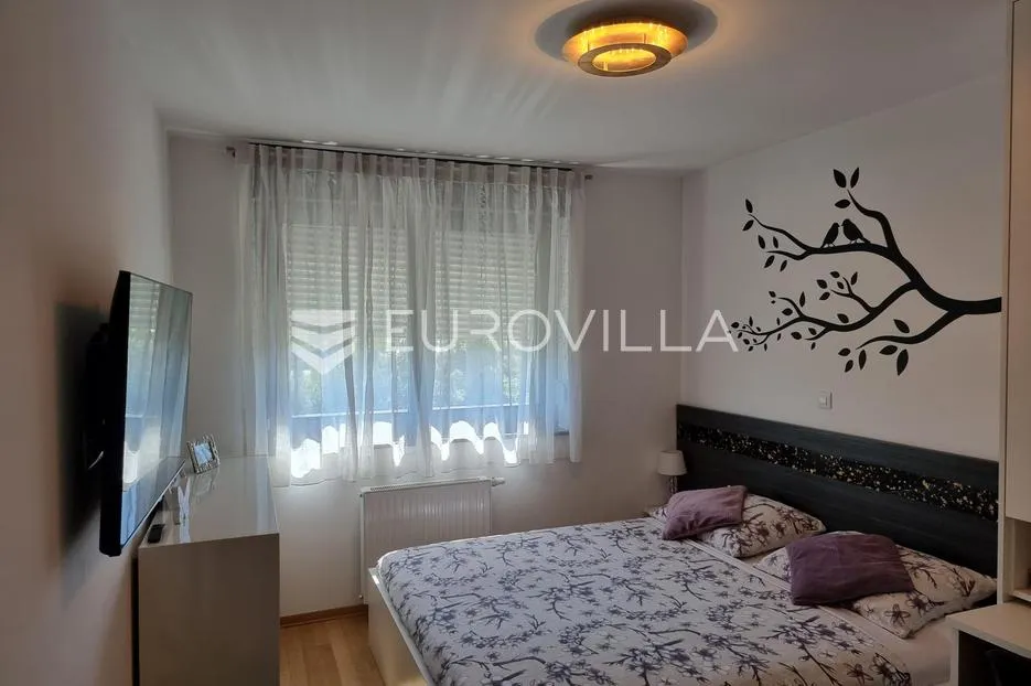 zagreb, donji grad, vrhunski peterosoban stan, površine 127 m² - slika 4