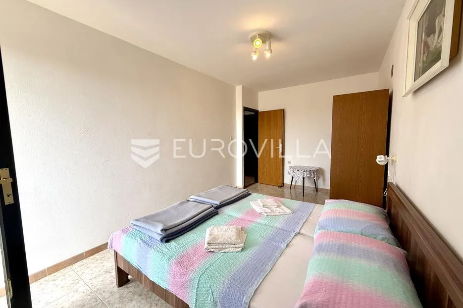 medulin, kuća sa tri apartmana i pogledom na more - slika 15