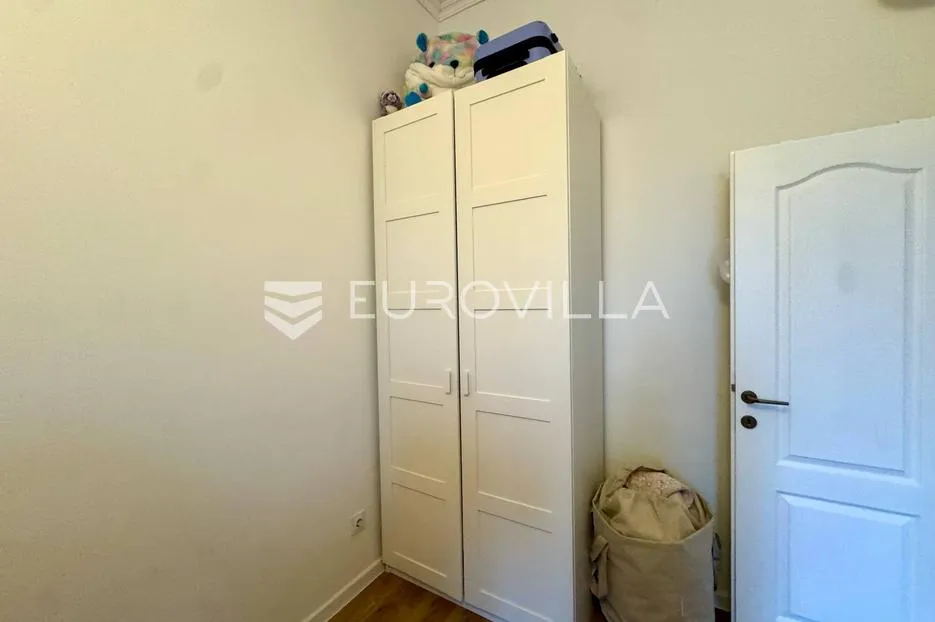 istra, pula, predivan renovirani austrougarski stan na traženoj lokaciji - slika 17