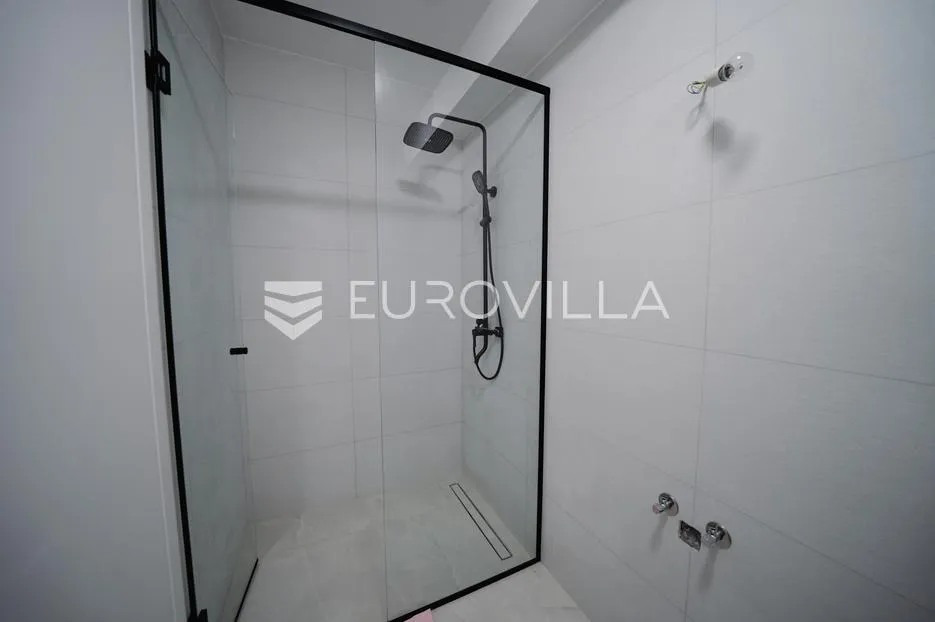 zadar, crno, moderan trosoban stan s bazenom, 95 m² - slika 15