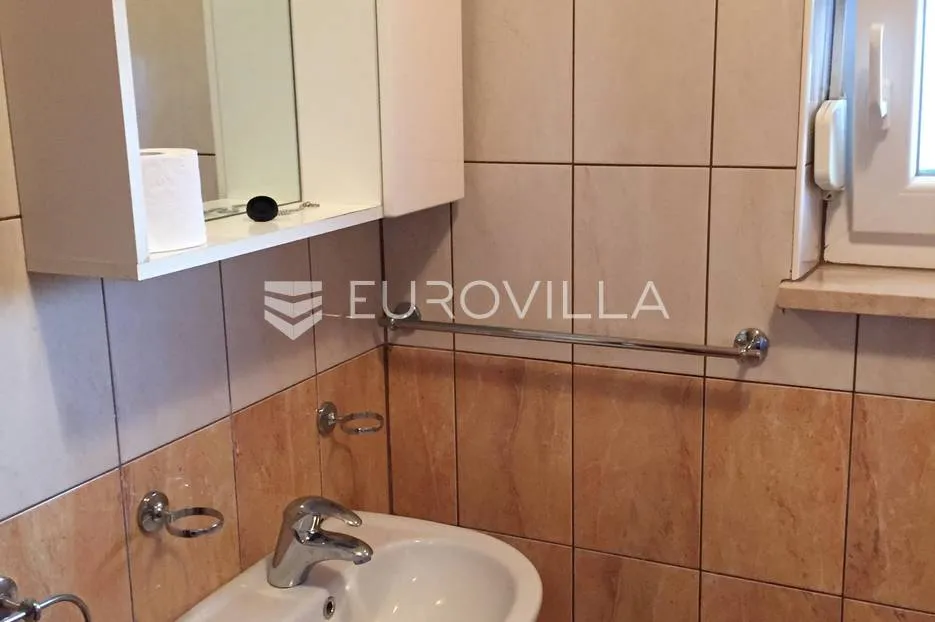 medulin, velika stambena zgrada 300 m od mora - slika 29