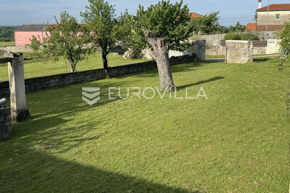 tinjan, kamena stancija u srcu istre - slika 18