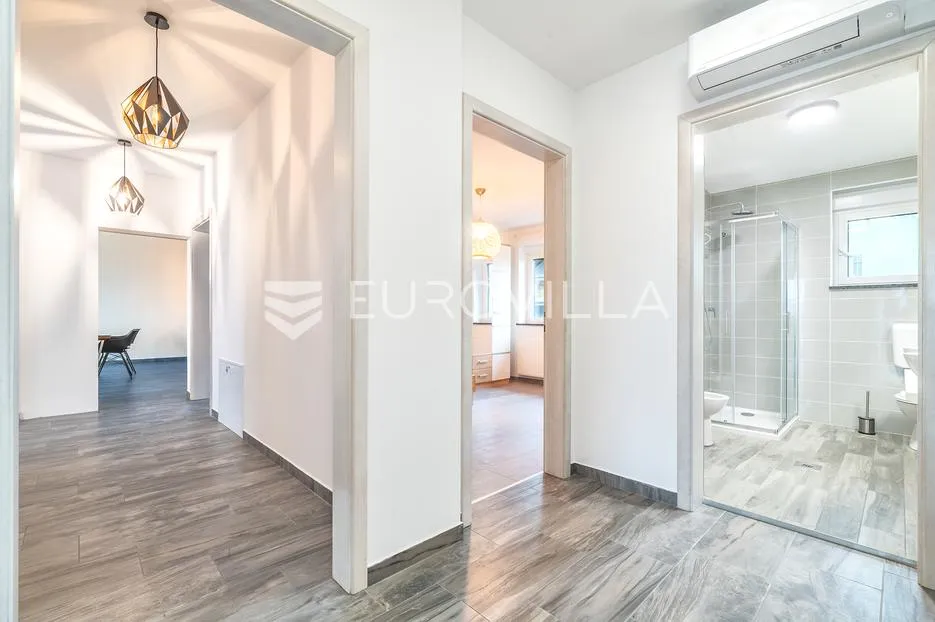 sveti ivan zelina, prekrasna dvojna kuća površine 385 m² - slika 10