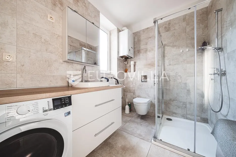 zagreb, donji grad, prekrasan trosoban stan 60 m² - slika 6