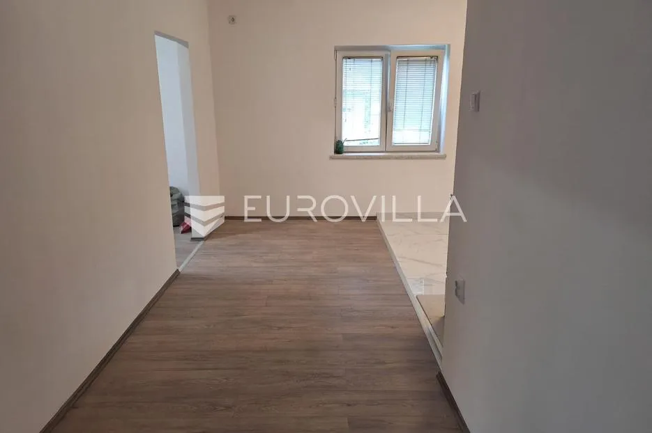 Karlovac, Švarča, stan 50 m², novouređen, na odličnoj lokaciji