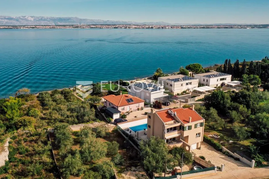 otok ugljan, sutomišćica, kuća s bazenom i pogledom na more - slika 2
