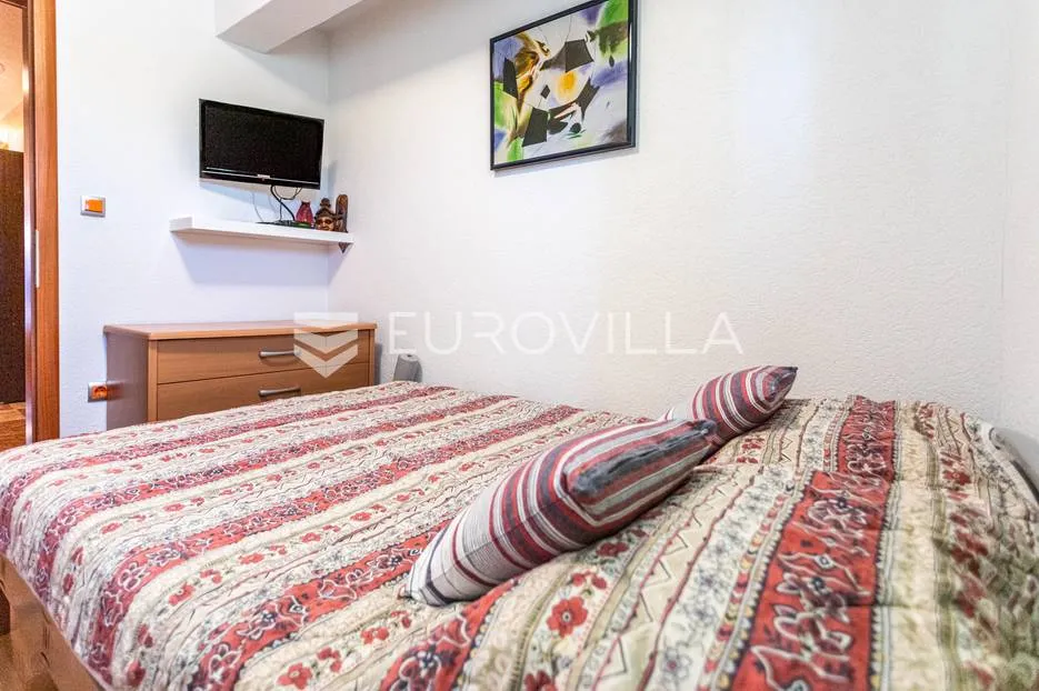 vinišće, kuća s s bazenom i 6 apartmana uz zemljište 1.000 m2 - slika 20