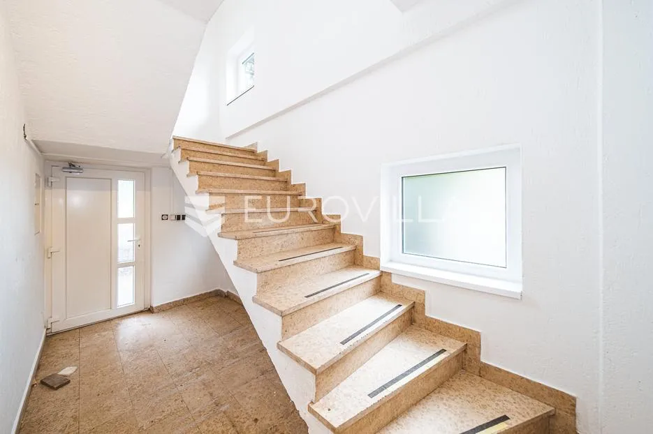 zagreb, maksimir, sermageova, dvoetažni poslovni prostor uredske namjene 380 m² - slika 28