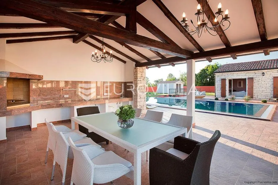 istra, svetvinčenat, vila s bazenom nkp 270 m2 - slika 8