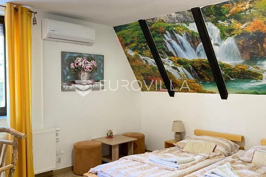 plitvička jezera, korenica, dvije kuće 470 m² - slika 25