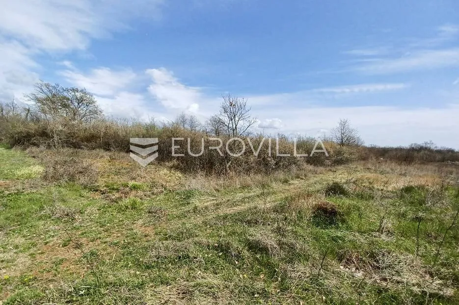Istra, Poreč - Industrijsko građevinsko zemljište povoljna cijena! Buići - Buići, Poreč