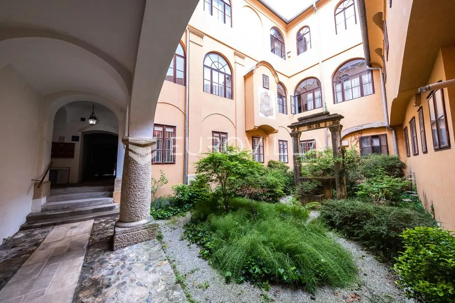 zagreb, gornji grad, demetrova ulica, luksuzan peterosoban stan 260 m² u palači s atrijem - slika 32