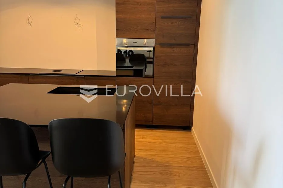 split, bel etage 2, luksuzan jednosoban stan s garažnim mjestom - slika 12