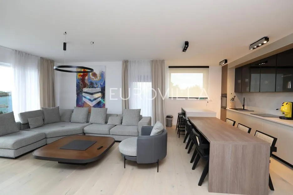 istra, pula, luksuzni penthaus 162 m² s pogledom more na top lokaciji - slika 4