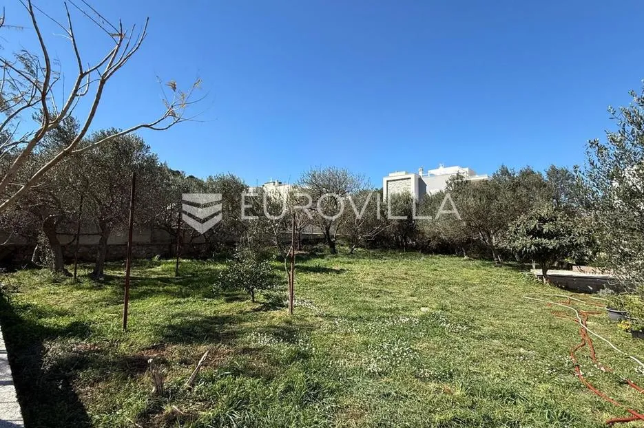 murter, građevinsko zemljište 618 m², drugi red do mora, s projektom za kuću - slika 8