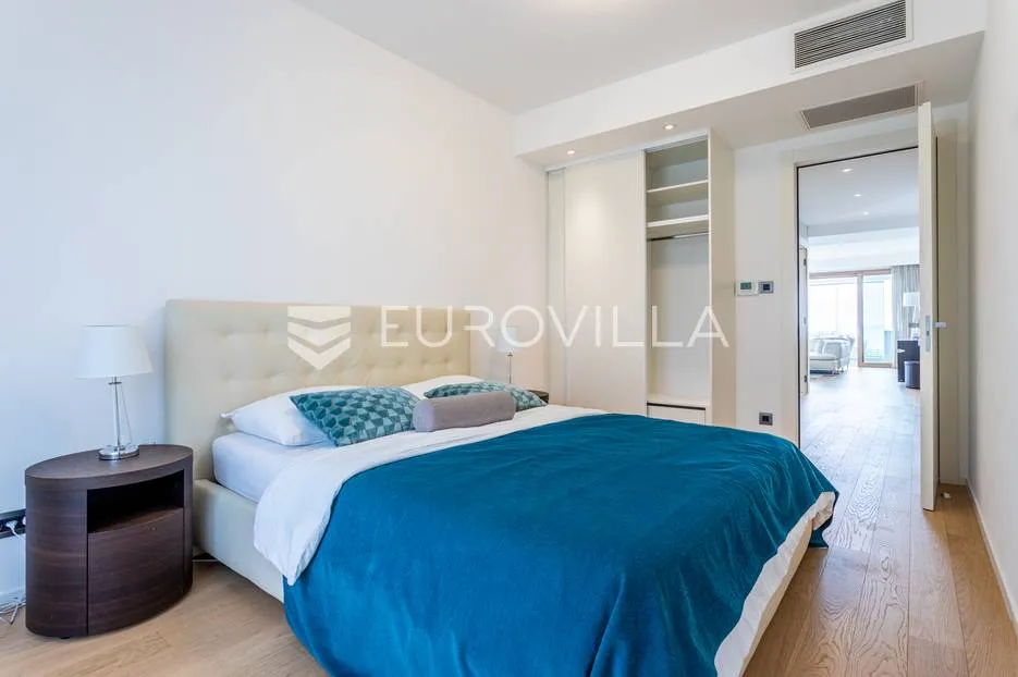 split, luksuzan i prostran stan u zgradi bel etage 160 m² - slika 13