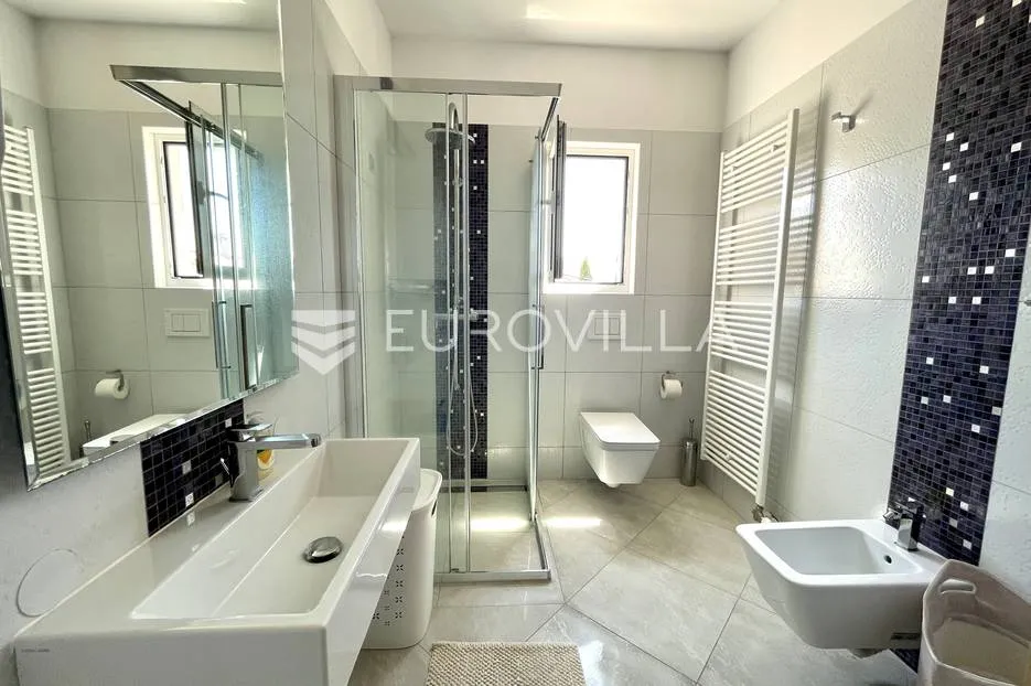 otok rab, barbat, predivna apartmanska vila - slika 19