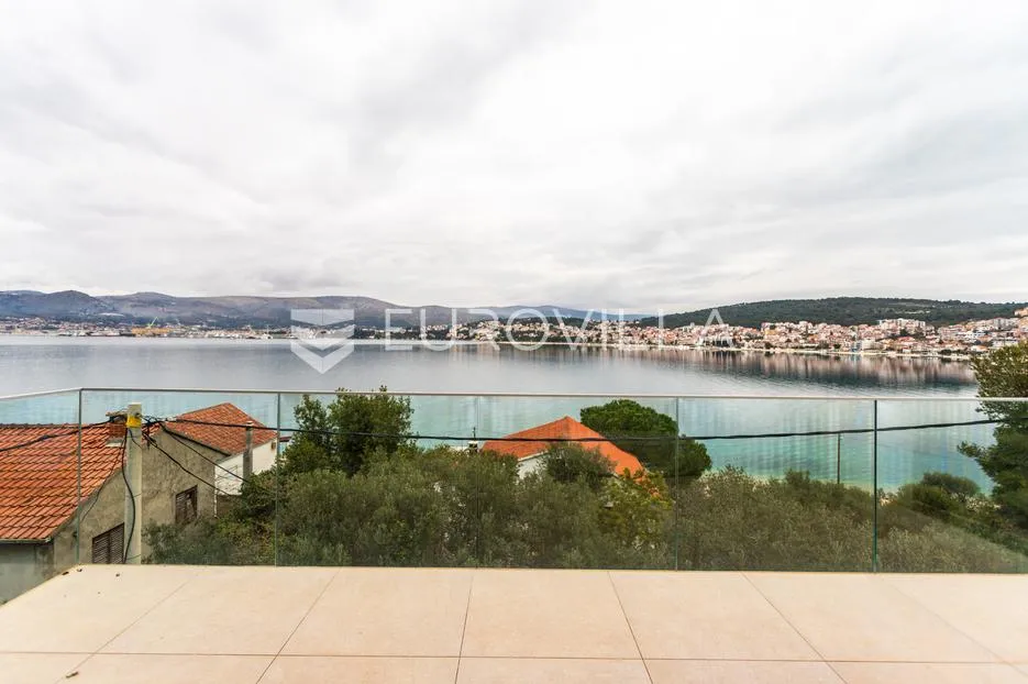 okrug gornji, moderno uređena vila blizu plaže - slika 26