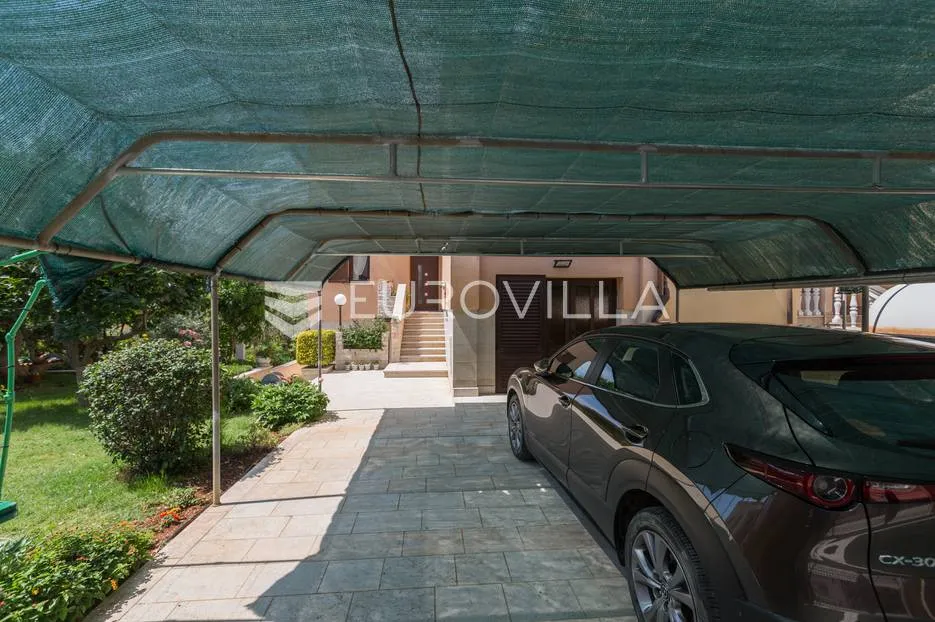 štinjan, prekrasna kuća u nizu s vrtom i pogledom more 300 m² - slika 59