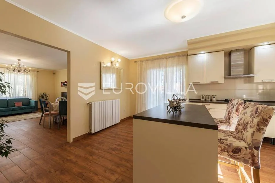 vodnjan, villa na mirnoj lokaciji s bazenom i vrtom - slika 17