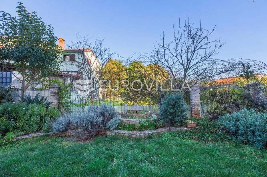 pula, moderan trosoban stan s apartmanom, vrtom i terasom, 136 m² - slika 19