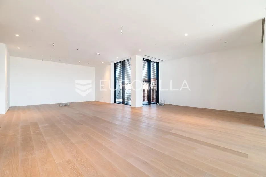 luksuzan trosoban dvoetažan penthouse u kaptol centru - slika 6