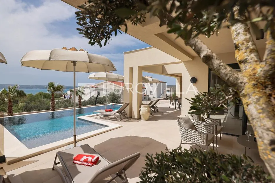 zadar, maslenica, luksuzna vila s bazenom i neometanim pogledom na more 254 m² - slika 79