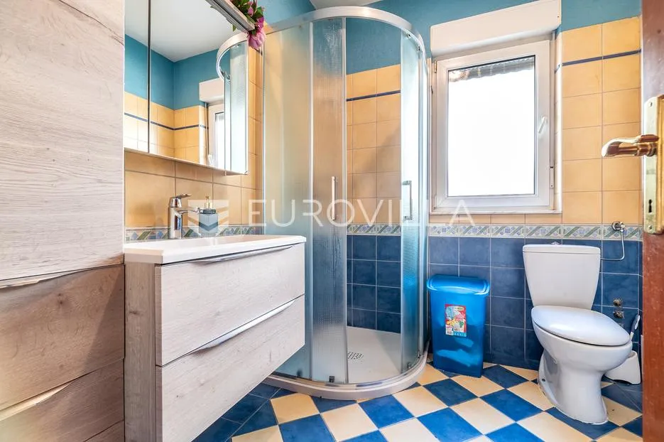 zagreb, vrhovec, atraktivna vila s vrtom i parkingom, 530 m² - slika 17