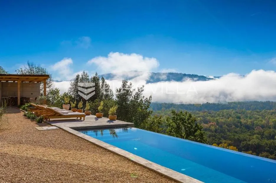 istra, motovun, luksuzna dizajnerska vila s infinity bazenom i panoramskim pogledom - slika 2