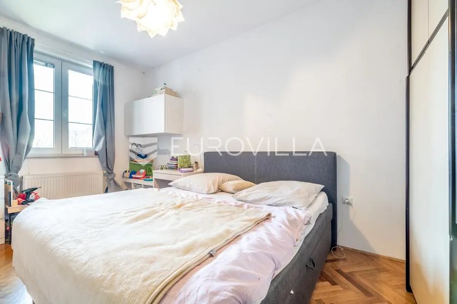 zagreb, gornja dubrava, lijepa prostrana kuća s dva stana i 3 gpm, 350 m2 - slika 7