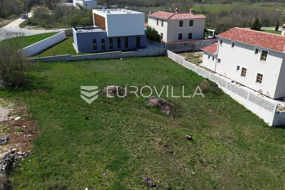 istra, svetvinčenat - građevinsko zemljište 739 m2,pravomoćna dozvola i infrastruktura -top lokacija - slika 9