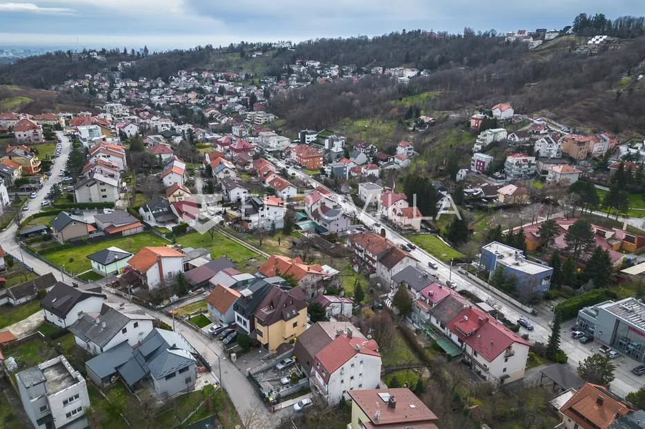 zagreb, mlinovi, odlična kuća u nizu s vrtom, garaža - slika 39