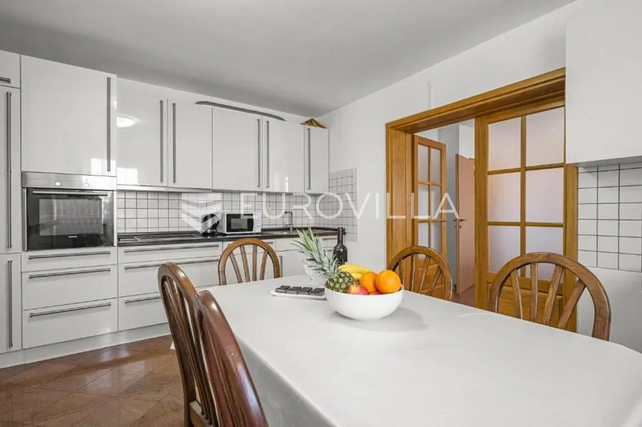 skradin, dubravice, kuća sa 7 apartmana i velikim bazenom, 760 m² - slika 15