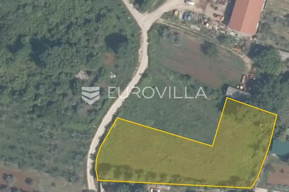 Istra, Brtonigla, građevinsko zemljište 2195 m2