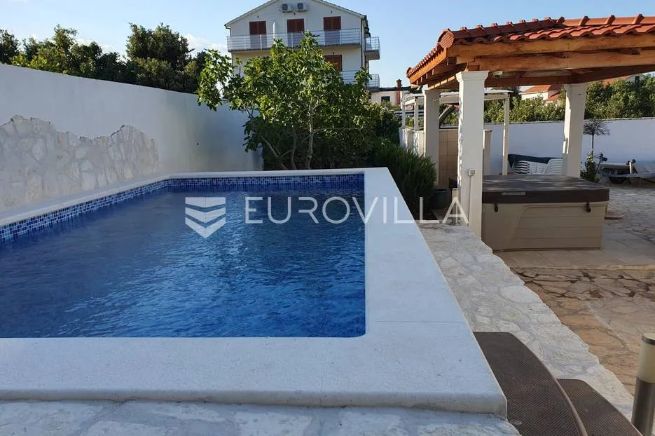 ražanj, mediteranska kuća s uređenom okućnicom, 150m od mora - slika 2