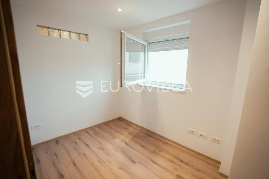 vukovar, centar, novouređen poslovni prostor 106 m², odlična lokacija - slika 3