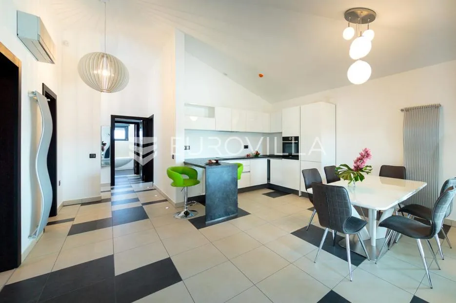 pula, dolinka, luksuzan trosoban stan 129 m², novogradnja, blizina mora i centra - slika 4