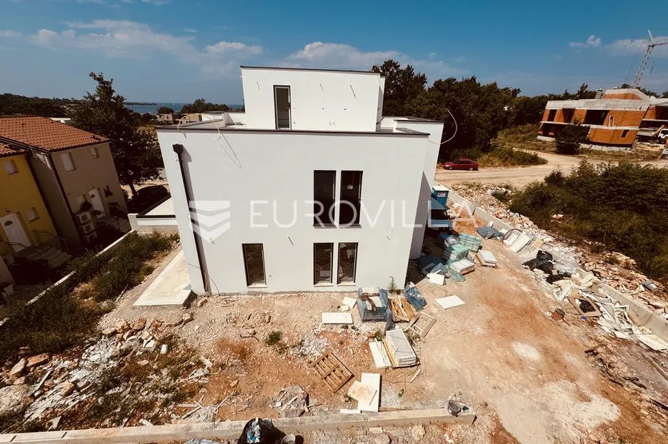 istra, novigrad, novogradnja, dvojna kuća 500 m od mora - slika 4