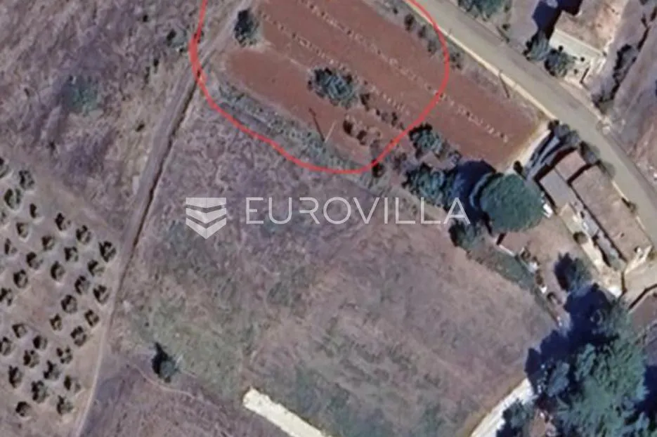 kaštelir, građevinsko zemljište 1180 m² - slika 4