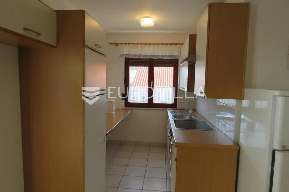 vir, kuća s 5 apartmana i pogledom na more - slika 13