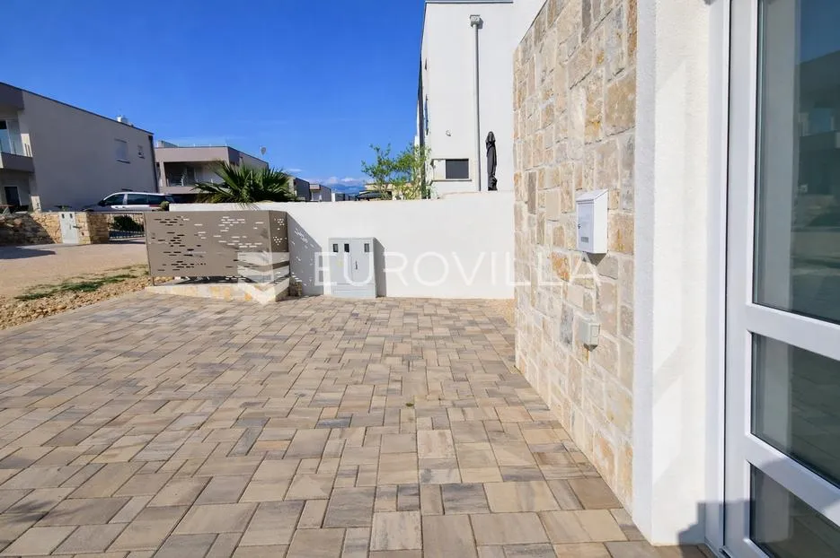 pag, mandre, dvoetažni dvosoban stan 200m od mora, 65,72 m² - slika 4